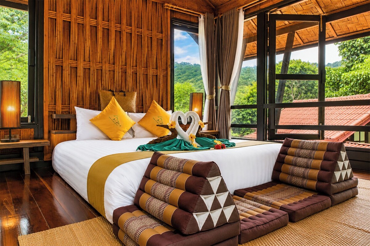 Suite with Garden View | Vista desde la habitación