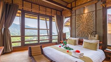Suite with Garden View | In-room safe, desk, soundproofing, free WiFi