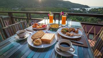 Frühstück (300 THB pro Person)