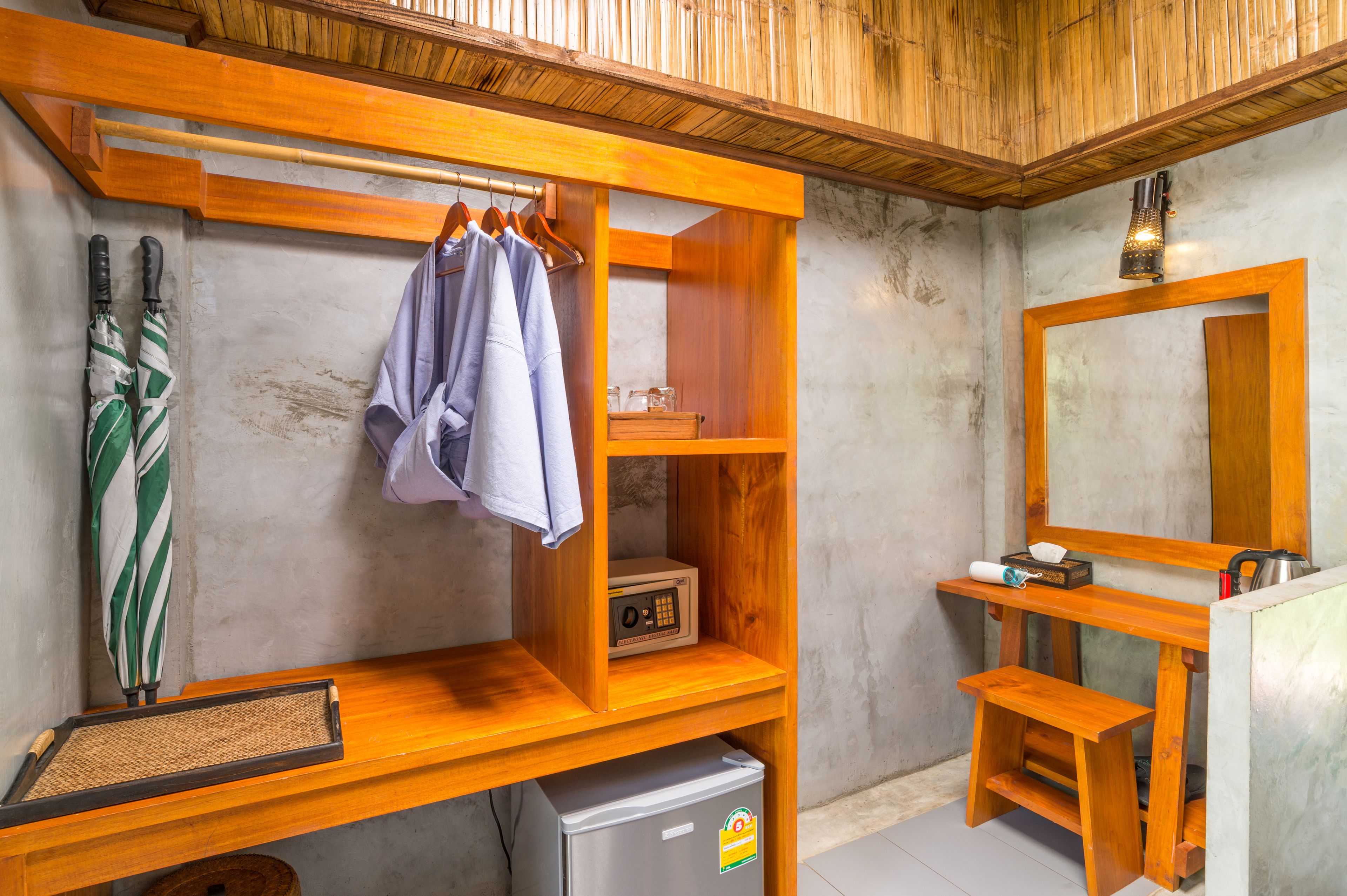 superior with balcony | room amenity