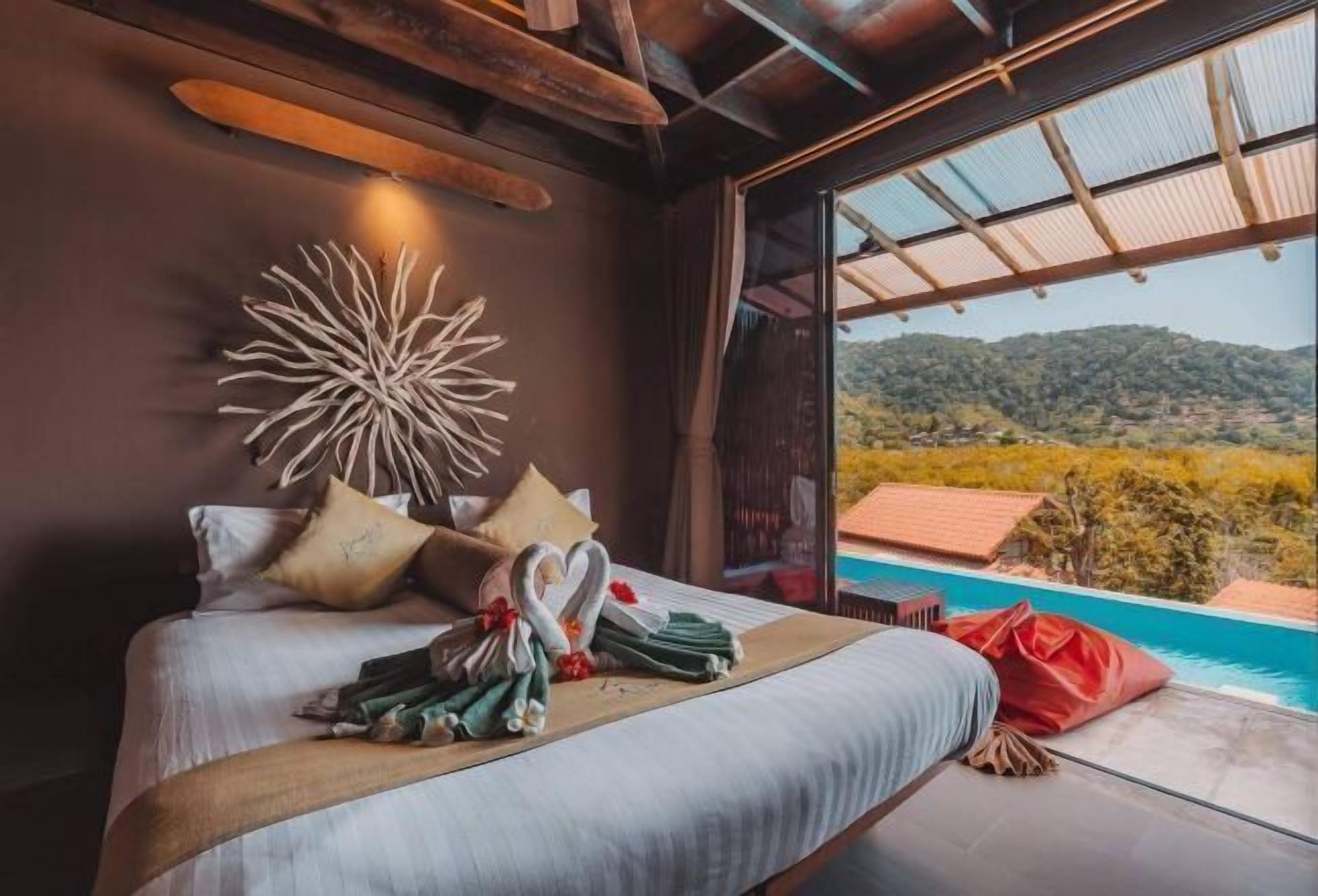 Brankas, meja kerja, kedap suara, dan Wi-Fi gratis