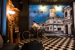 Lobby sitting area - Na Siam Guesthouse (Phuket)