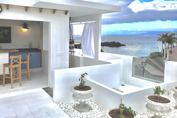 Grand Villa | Terrace/patio