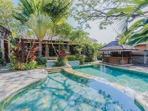 Outdoor pool - Villa Victoria Bali (Kerobokan)