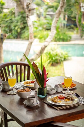 Breakfast, lunch and dinner served - Villa Victoria Bali (Kerobokan)