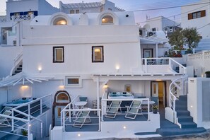 Front of property - Santorini Mansion at Imerovigli (Santorini)
