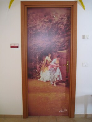 Interior detail - Art Hotel (Villetta Barrea)