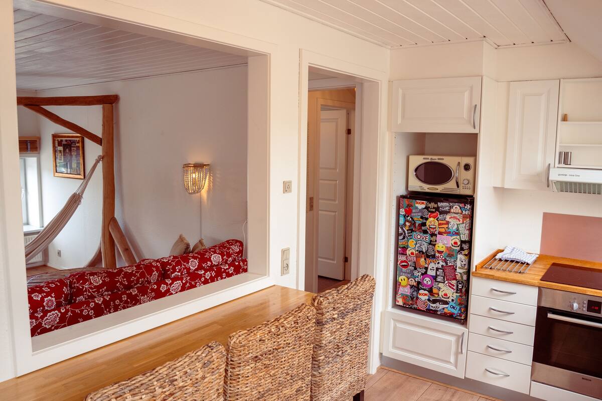 fridge, coffee/tea maker, electric kettle