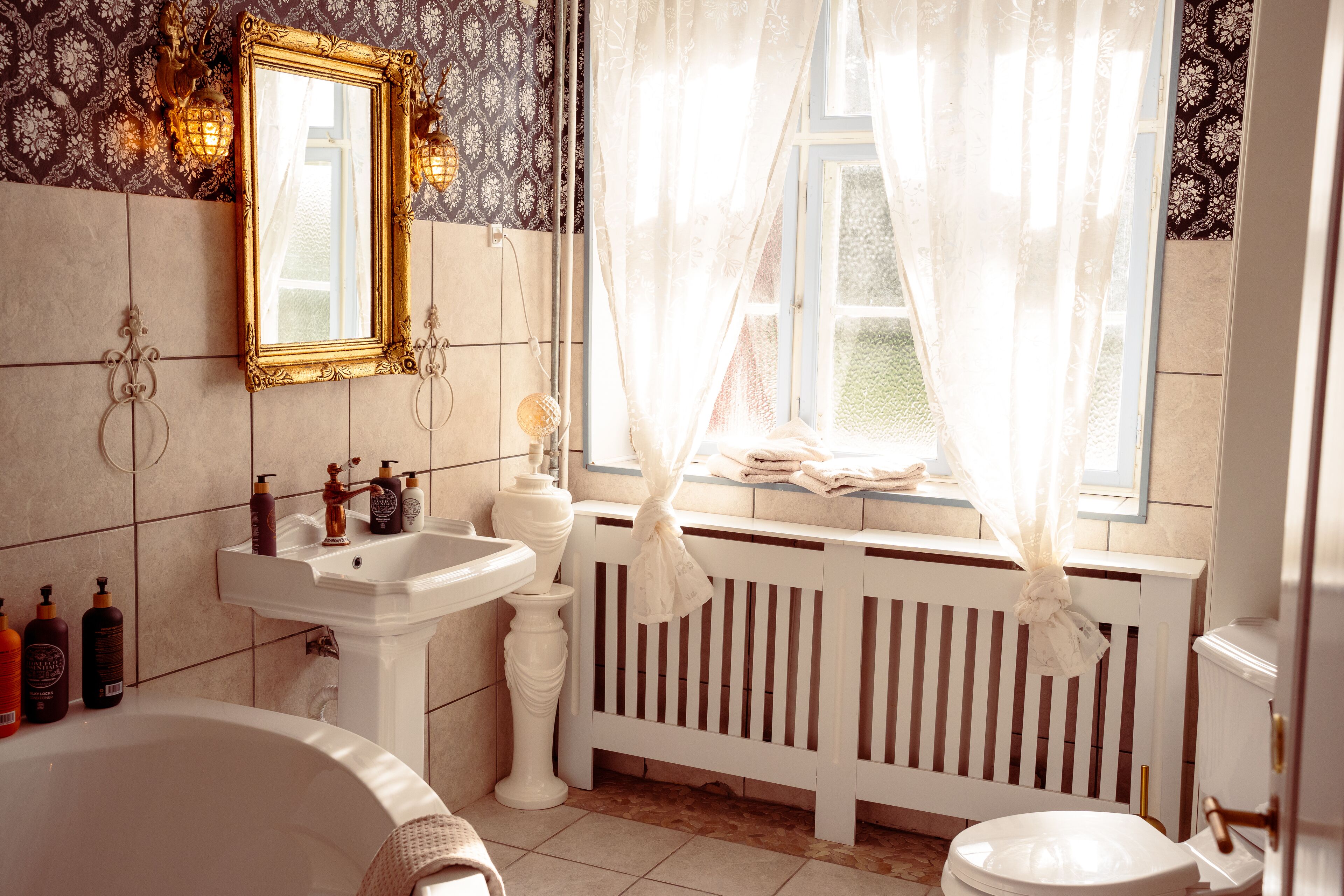 deluxe apartment, 2 bedrooms, annex building | bathroom | separate bathtub and shower, deep-soaking bathtub, hair dryer, towels