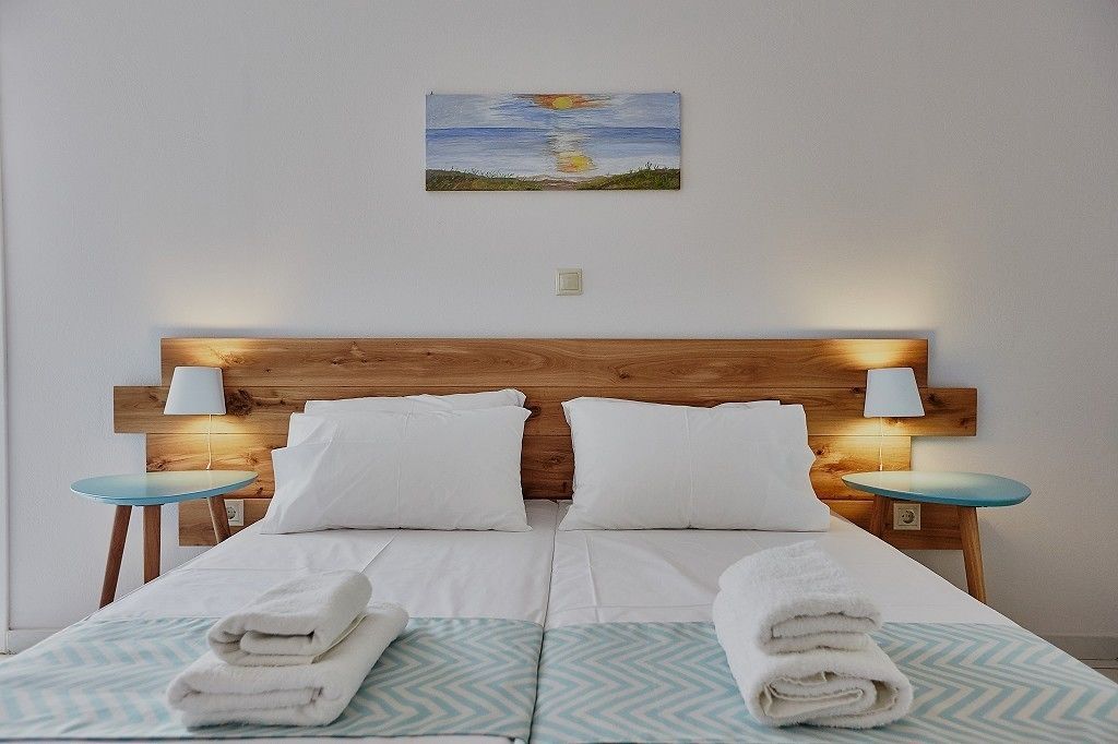 In-room safe, desk, soundproofing, iron/ironing board