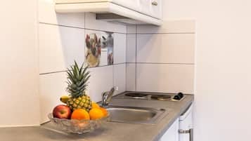 Refrigerador, placa de cocina, cafetera/tetera, tetera/pava eléctrica