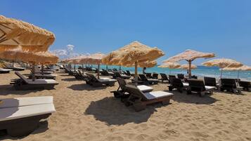 Beach nearby, beach bar