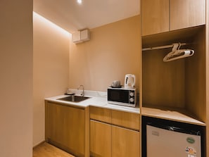 Standard Double Room | Living area | 40-inch TV with cable channels