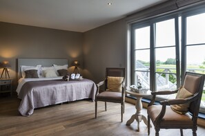 Dobbeltrom – deluxe, terrasse | Minibar, skrivebord, lydisolert og wi-fi (inkludert)