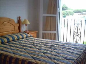 Double Room | Iron/ironing board, rollaway beds, free WiFi - Hostal El Mirador (Vejer de la Frontera)