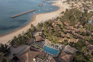 Private beach, sun loungers, beach umbrellas, beach towels