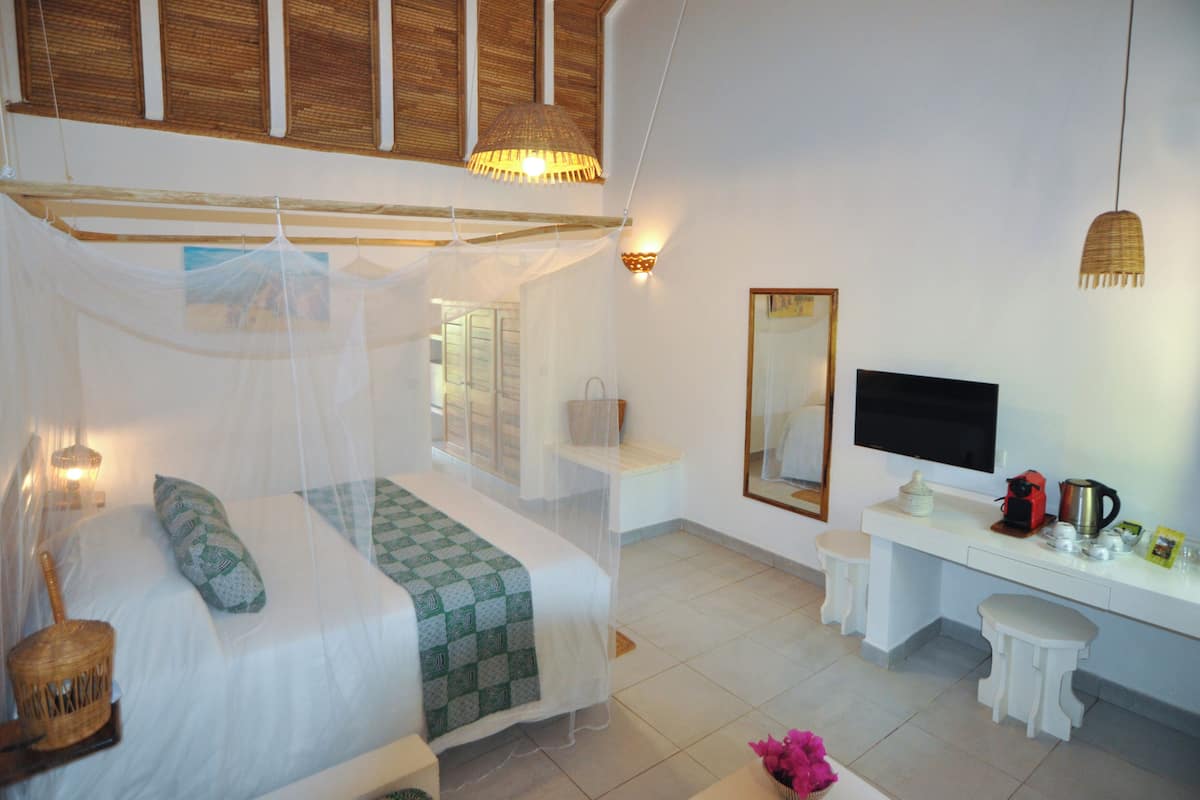 Premium bedding, in-room safe, desk, blackout curtains