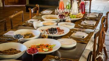 Free daily cooked-to-order breakfast