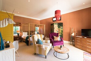 Minibar, in-room safe, individually decorated, individually furnished - La Clé Village (Franschhoek)