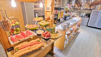 Free daily buffet breakfast