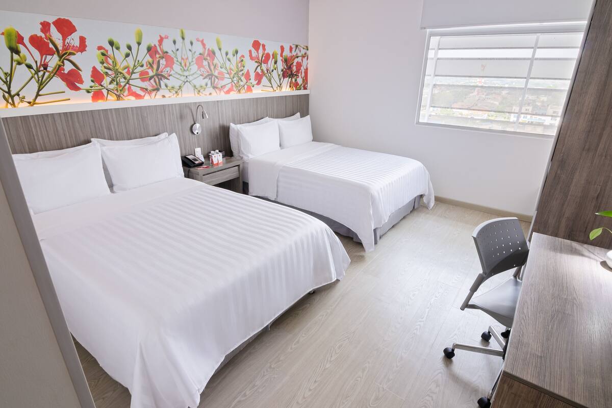 standard twin room | minibar, in-room safe, desk, laptop workspace