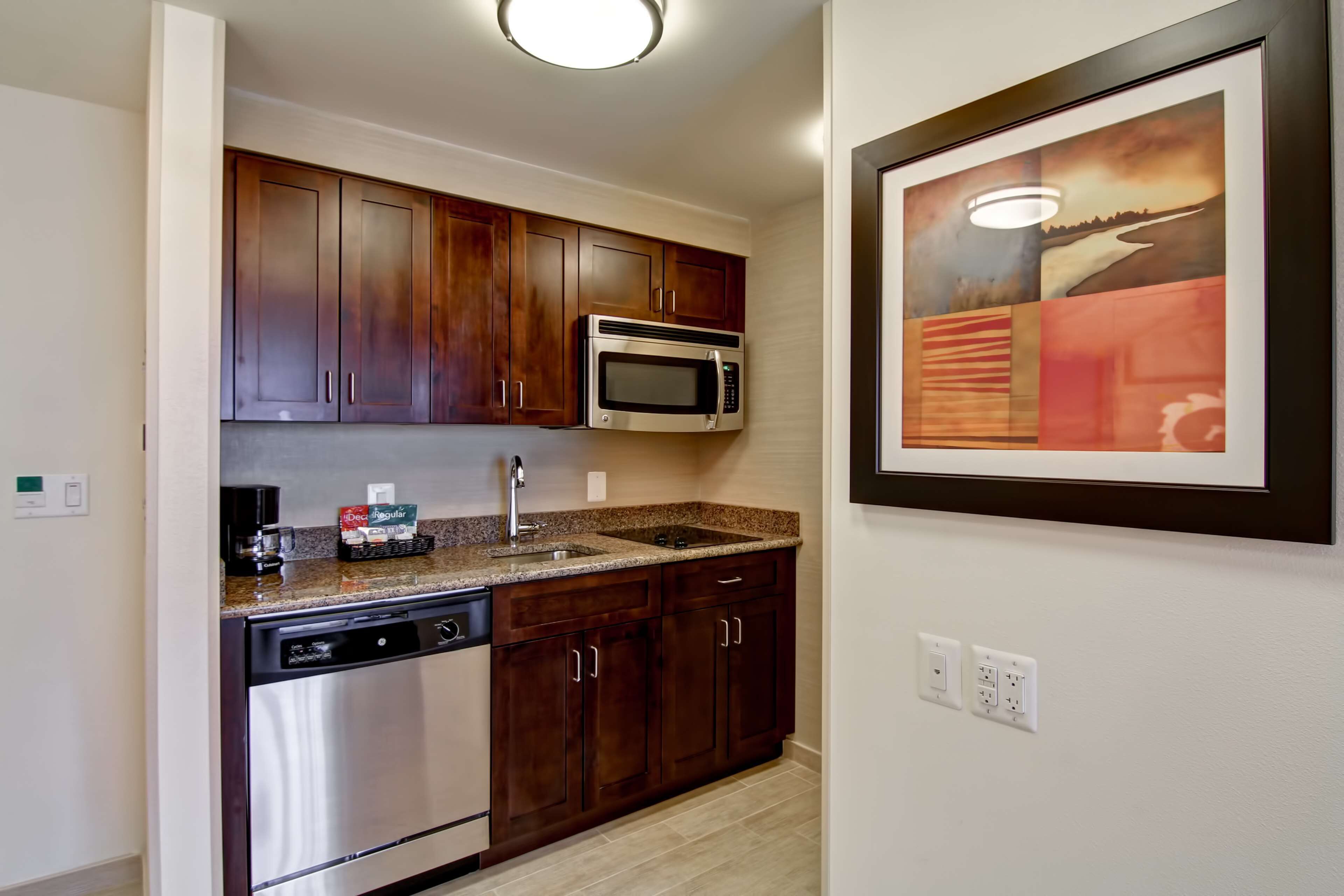 king, studio | private kitchen | full-sized fridge, microwave, cookware/dishes/utensils