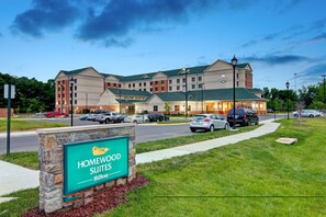 Exterior - Homewood Suites by Hilton Woodbridge (Woodbridge)