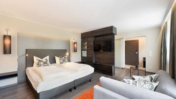 Junior-Suite | Allergikerbettwaren, Zimmersafe, Schreibtisch, schallisolierte Zimmer