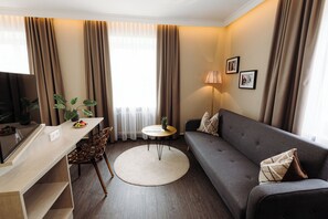 Business Double Room | Hypo-allergenic bedding, in-room safe, desk, soundproofing - Hotel Säntis (Munich)