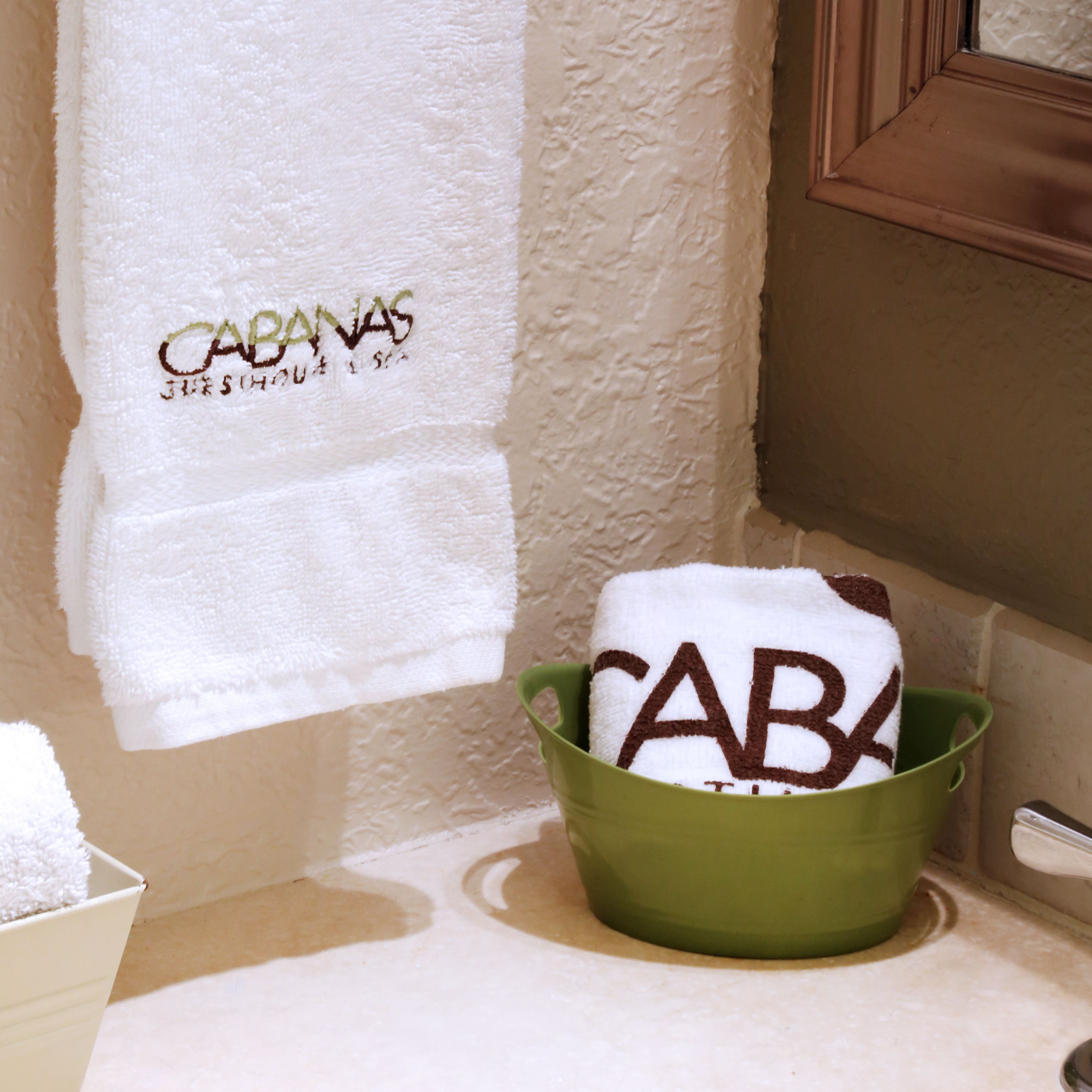 standard single room, 1 queen bed (standard queen) | bathroom | shower, free toiletries, hair dryer, towels