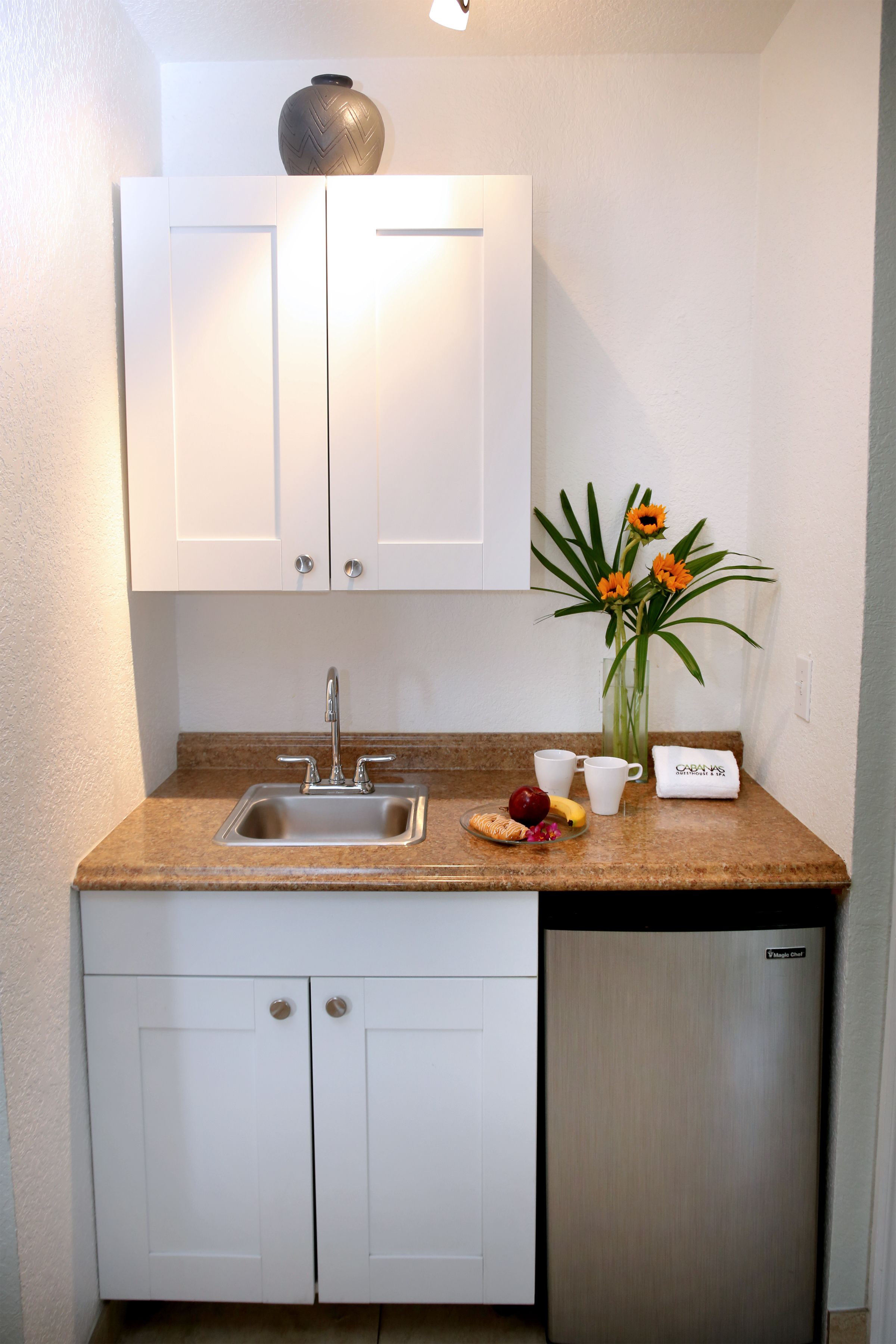 queen waterfront | private kitchenette | fridge, microwave, coffee/tea maker