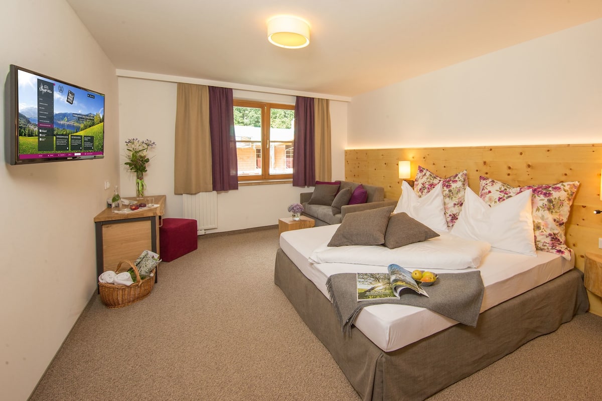 1 bedroom, hypo-allergenic bedding, down duvets, in-room safe