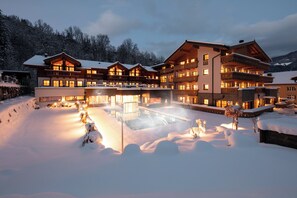 Front of property - Hotel Stadt Wien (Zell am See)