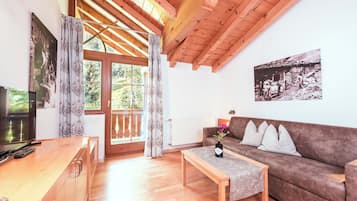 Suite, 1 slaapkamer (Zum Frohsinn) | Hypoallergeen beddengoed, donzen dekbedden, een kluis op de kamer