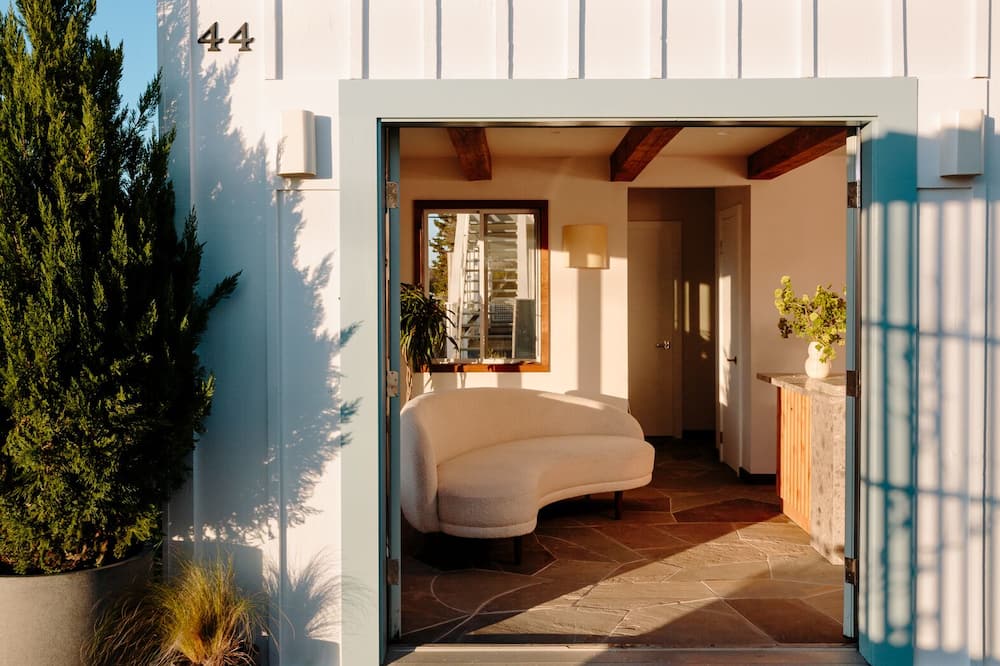 Daunt's Albatross Motel