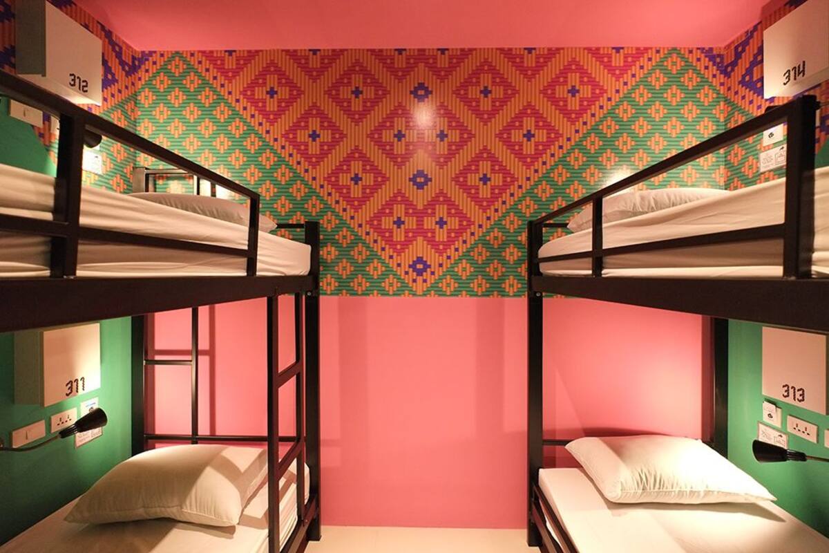 4-bed mixed dormitory room (shared bathroom) | Wi-fi (inkludert), individuelt dekorert og individuelt innredet
