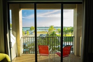 Ropa de cama de alta calidad y escritorio 