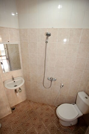 Bathroom shower - Sm Residence Pasteur (Bandung)