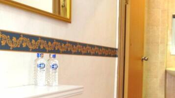 Bathroom | Shower, free toiletries, towels