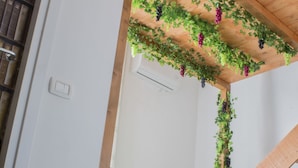 Standard Room, 1 Bedroom, City View | Down comforters, minibar, in-room safe, desk - B&B Tecla (Naples)
