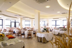 Se sirven desayunos, almuerzos y cenas