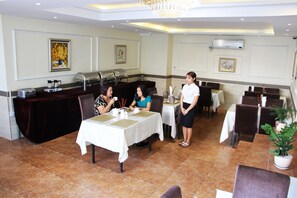 Restaurant - Sunny Holiday Hotel (Yangon)