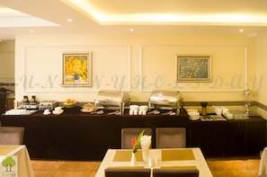 Breakfast area - Sunny Holiday Hotel (Yangon)