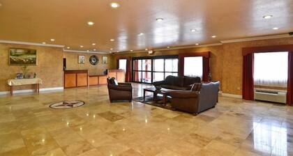 HiWay Inn Express of Broken Bow