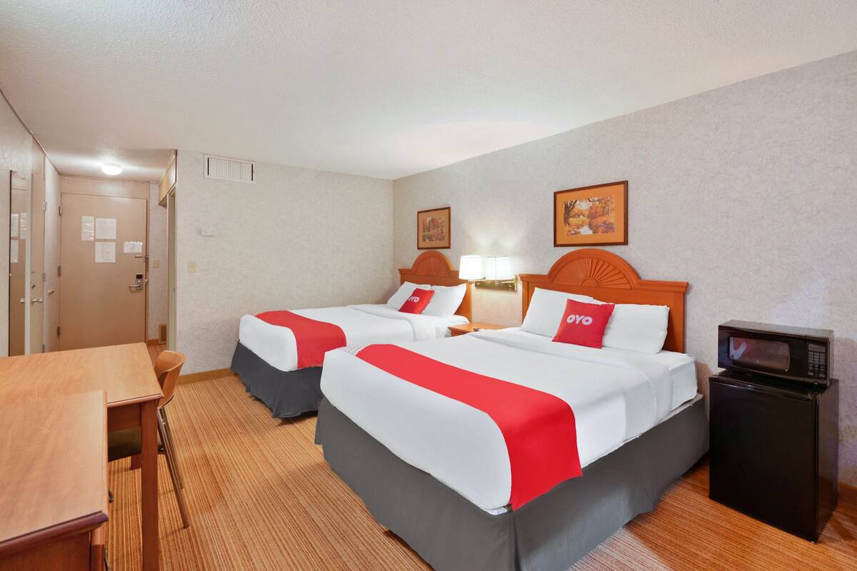 Iron/ironing board, WiFi (free), bed sheets