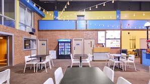 Breakfast, dinner and brunch served  - OYO Hotel Goodland KS Hwy 24 (Goodland)