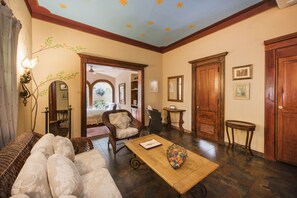 Suite | Wohnbereich | LCD-Fernseher