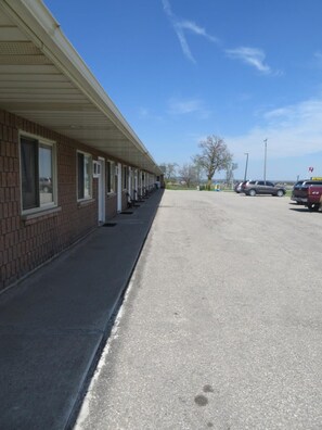 Property grounds - Newburg Inn Motel (Township of Wilmot)