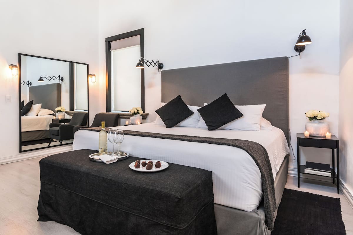 Caja de seguridad en la habitación, insonorización y wifi gratis