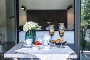 King Plus con Balcón | Servicio de champaña